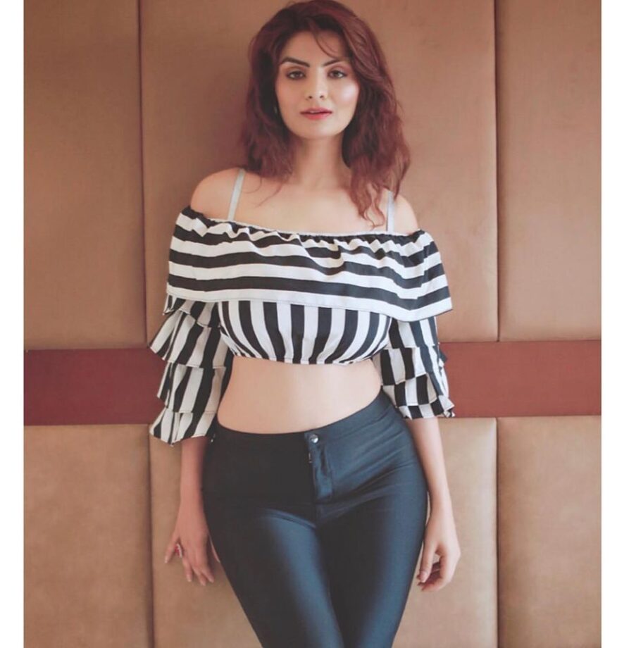 Anveshi Jain Teach Us How To Style Stripes! - 2