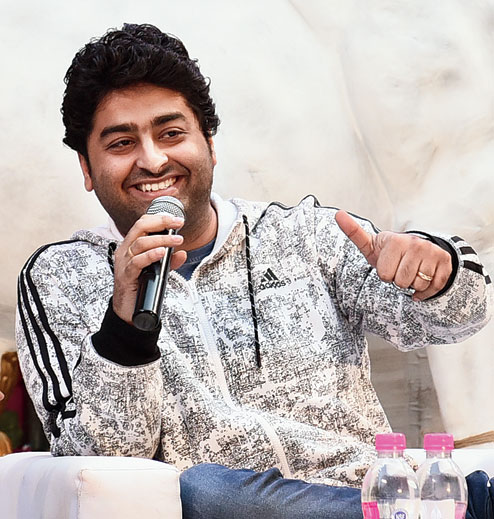 Arijit Singh's Dynamic Looks To Follow 1