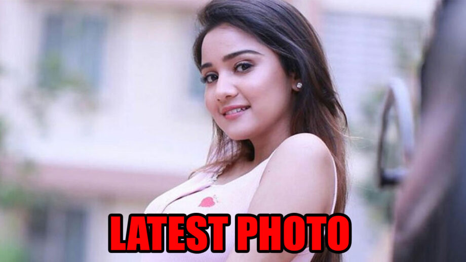 Ashi Singh sets the internet on fire with her latest photo, tells fans, ' Don't limit your challenges'
