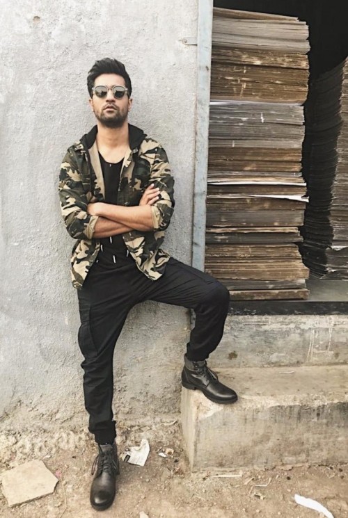 Be Bold, Be Stylish: Ayushmann Khurrana, Vicky Kaushal, Ranveer Singh’s BOLD Style Statements - 3