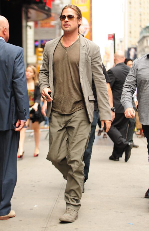 Beat the Heat: Brad Pitt, Chris Evans And Neil Patrick Harris’s Adorable Summer Outfits - 2