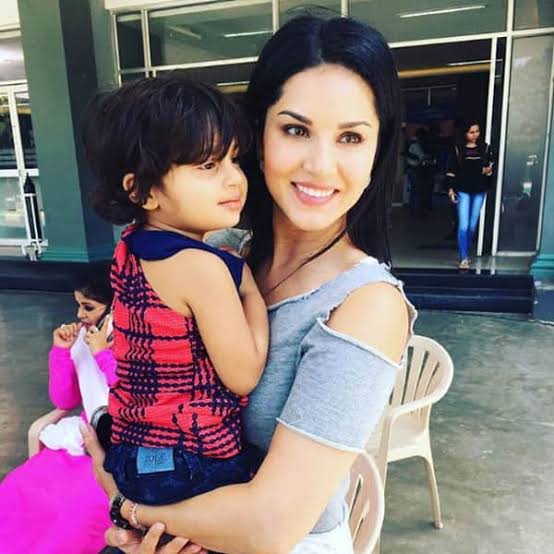 Beauty Personified: Sunny Leone's Candid Pictures Will Leave You Stunned; Take A Look