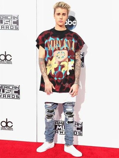 Best Of Justin Bieber’s Red Carpet Looks - 4