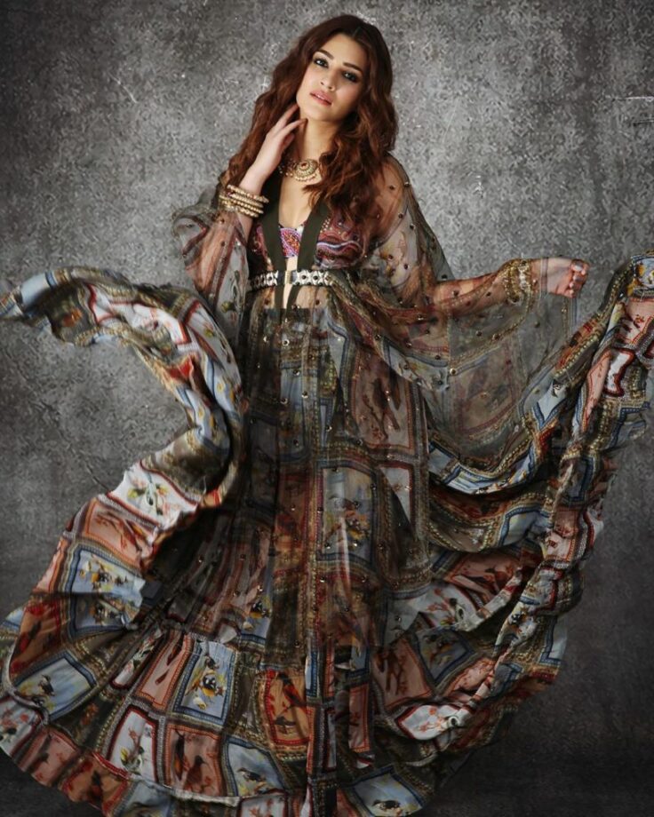 Bohemian Vibe: Take An Inspiration From Aishwarya Rai Bachchan, Kiara Advani, Kriti Sanon To Style In Boho Look - 5