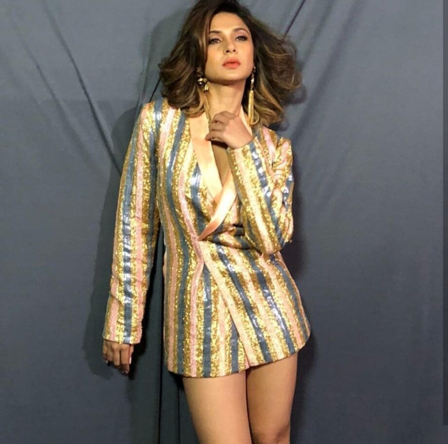 Check Out! Jennifer Winget’s Short Dress Summer Looks That You Will Surely Enjoy - 2