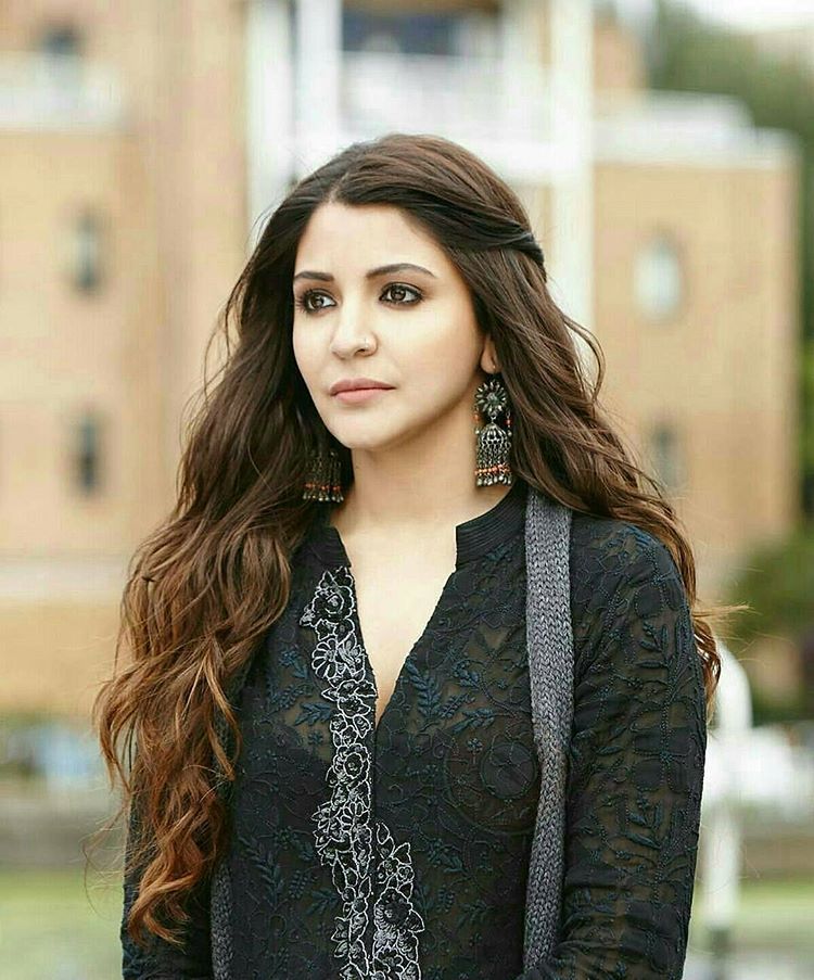 Desi Tadka: Add Elegance To Your Desi Looks With A Jhumka Like Anushka Sharma, Priyanka Chopra And Deepika Padukone - 1