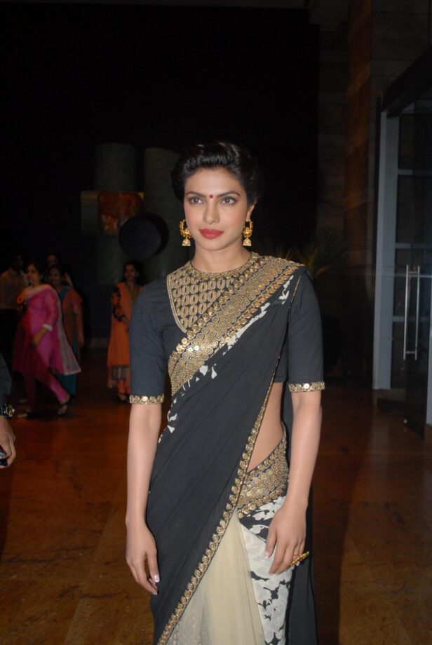 Desi Tadka: Add Elegance To Your Desi Looks With A Jhumka Like Anushka Sharma, Priyanka Chopra And Deepika Padukone - 3
