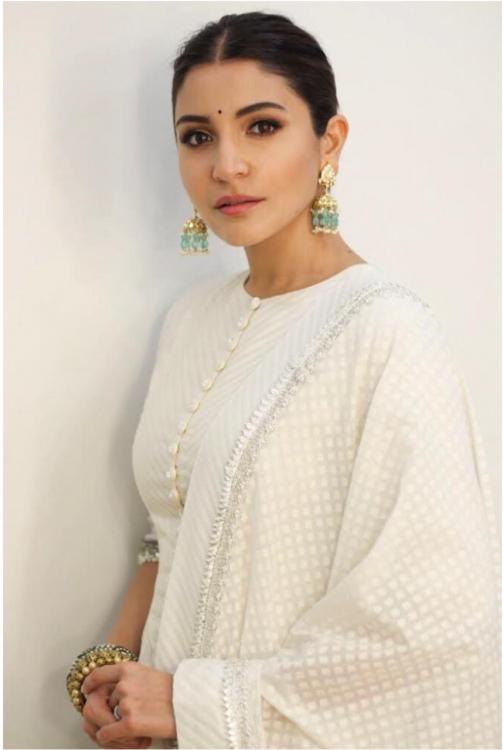 Desi Tadka: Add Elegance To Your Desi Looks With A Jhumka Like Anushka Sharma, Priyanka Chopra And Deepika Padukone - 0