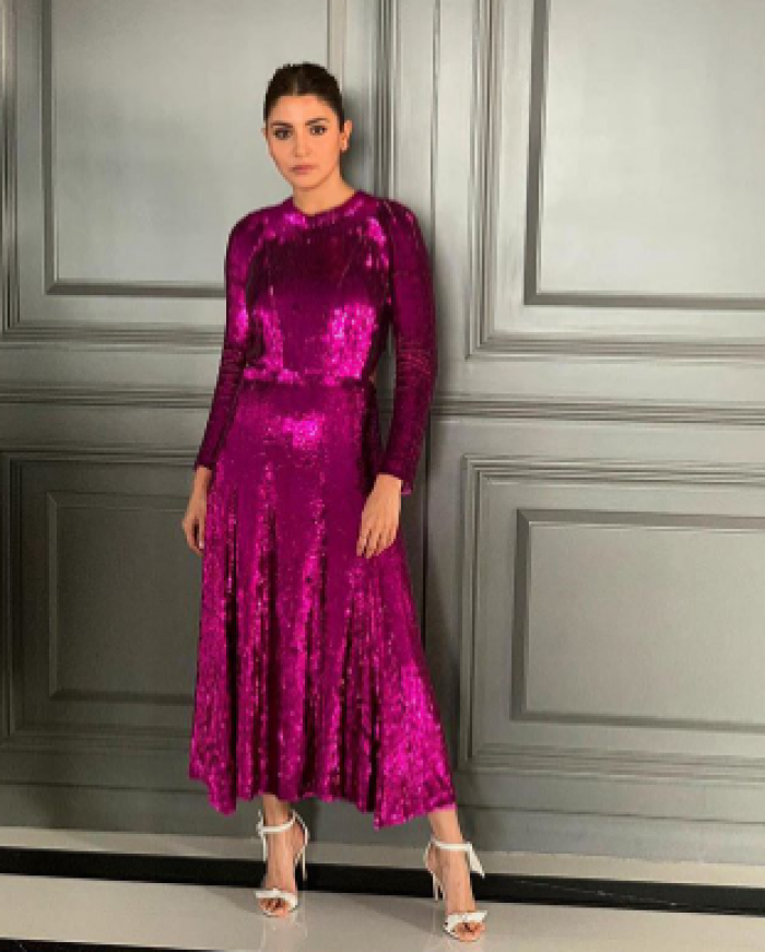 Floral To Sequins: Kareena Kapoor, Anushka Sharma, Taapsee Pannu Will Give You Ideas For Your Wardrobe - 3