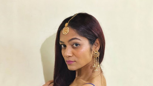 From Anveshi Jain To Ashi Singh To Sonali Bhadauria: How To Rock Long Earrings Effortlessly - 8