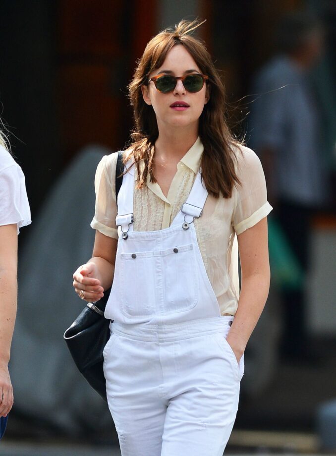 From Dakota Johnson To Sophie Turner: 5 Super Cool Ways To Rock The Dungaree Style - 0