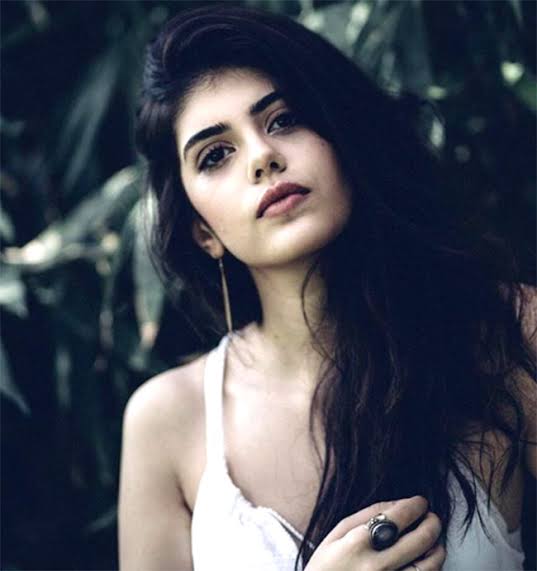 Headline: Sushant Singh Rajput's Co-Star Sanjana Sanghi Is Glamorous In Real Life, See Pics 1