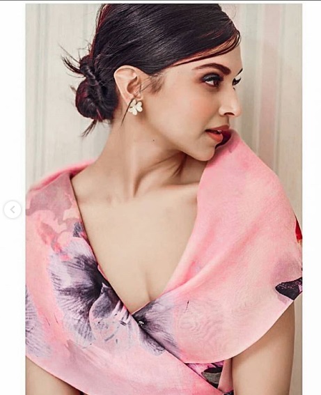 How To Look Cool In Messy Hair? Learn From Deepika Padukone - 1