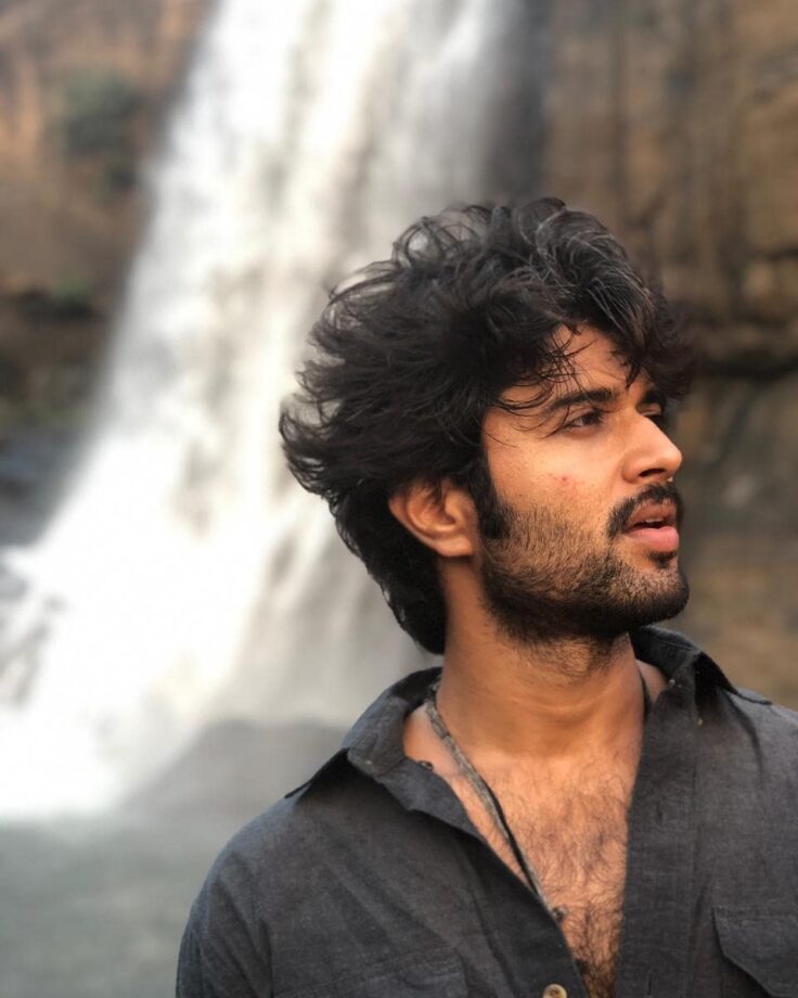 How To Look Cool In Messy Hair? Learn From Vijay Deverakonda - 1