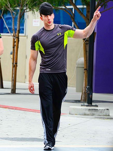 [In Pics] Chris Evans' Gym Wear Look 4