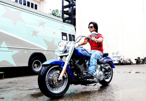 [IN PICS] Shahid Kapoor And His Love For Cars And Bikes - 2