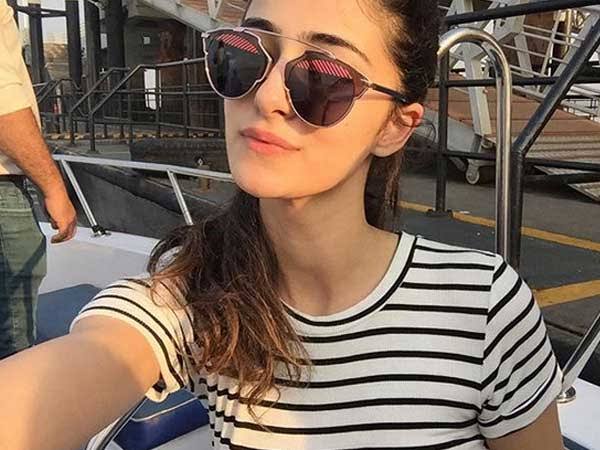 Jacqueline Fernandez, Ananya Panday, Shraddha Kapoor's Best Outdoor Selfie Moments 1