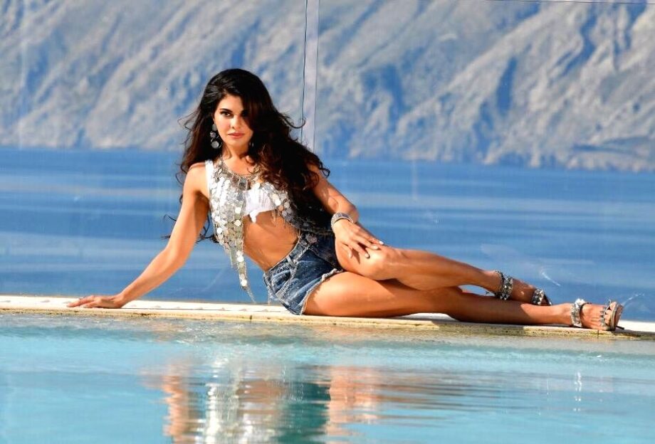 Jacqueline Fernandez And Anushka Sharma Looked Sizzling In Water-Baby Avatar - 0