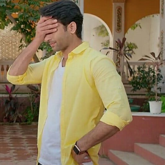 Learn Yellow Fashion Trend From Yeh Rishtey Hain Pyaar Ke Actor Shaheer Sheikh 2