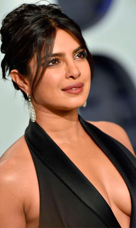 Love Priyanka Chopra’s Gorgeous Hairdos? Try To Learn Simple Step-By-Step Tutorials - 0