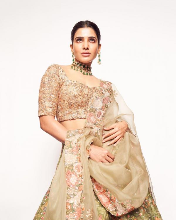 Pooja Hegde, Samantha Akkineni, Shruti Haasan: Stylish Lehenga Dupatta Draping Styles For You To Pick From - 2