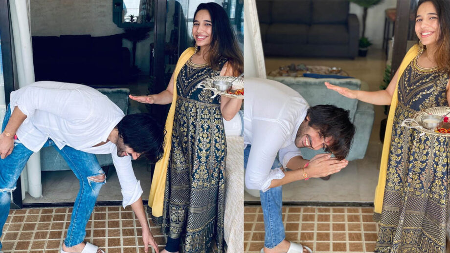 Raksha Bandhan Special: Funny Kartik Aaryan seeks blessings from his sister