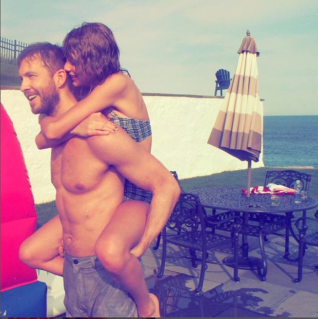 Romantic Getaway Pictures From Taylor Swift’s Vacation - 3