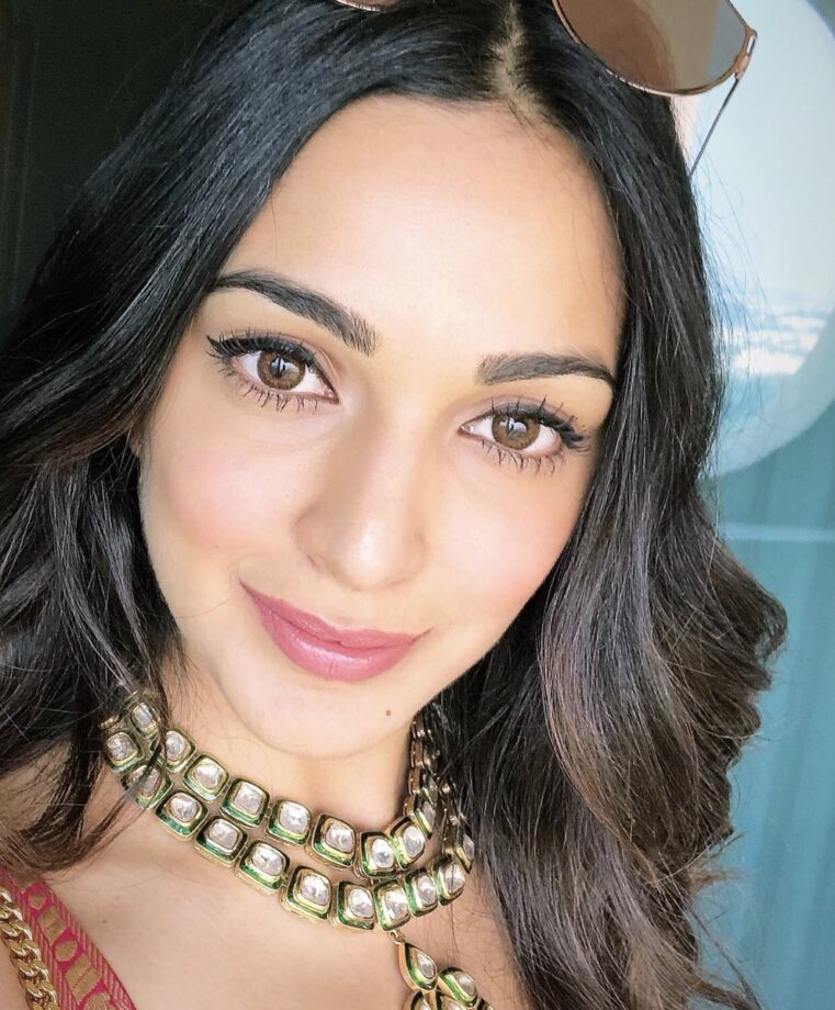 SELFIE ADDICTED? Alia Bhatt, Tara Sutaria, And Kiara Advani’s SELFIE Moments! - 5