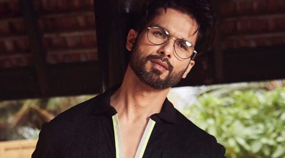 Shahid Kapoor Leaves Internet Amazed With His Stylish Ensembles - 3