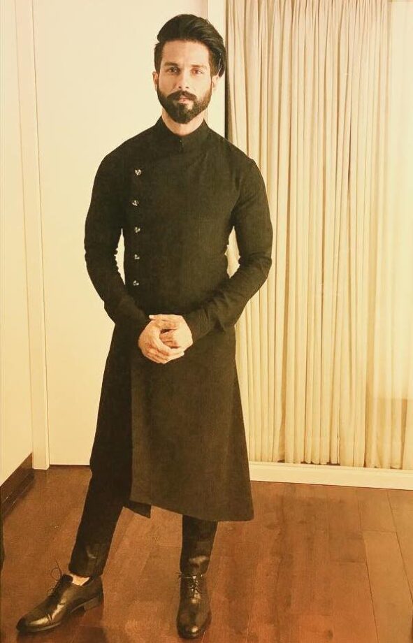 Shahid Kapoor Leaves Internet Amazed With His Stylish Ensembles - 1