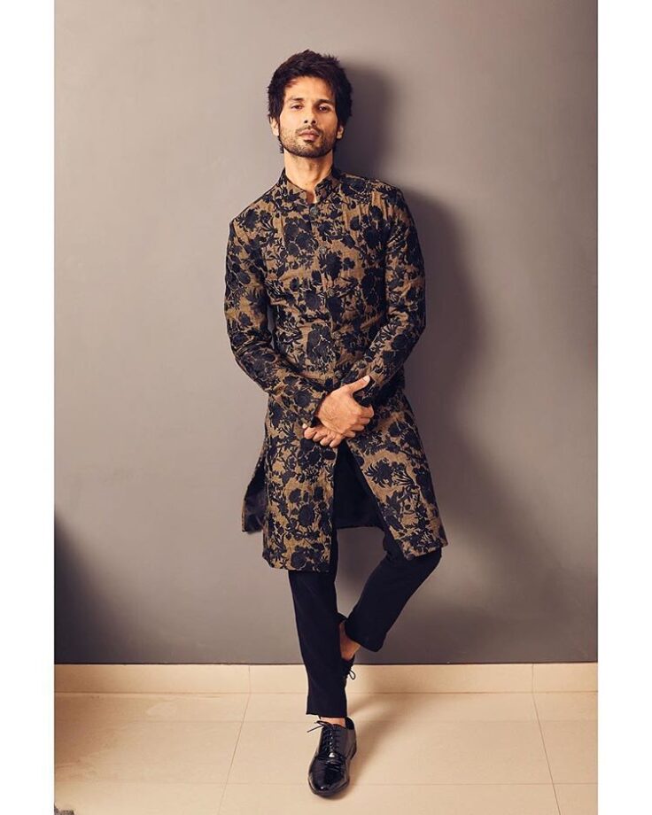 Shahid Kapoor Leaves Internet Amazed With His Stylish Ensembles - 0