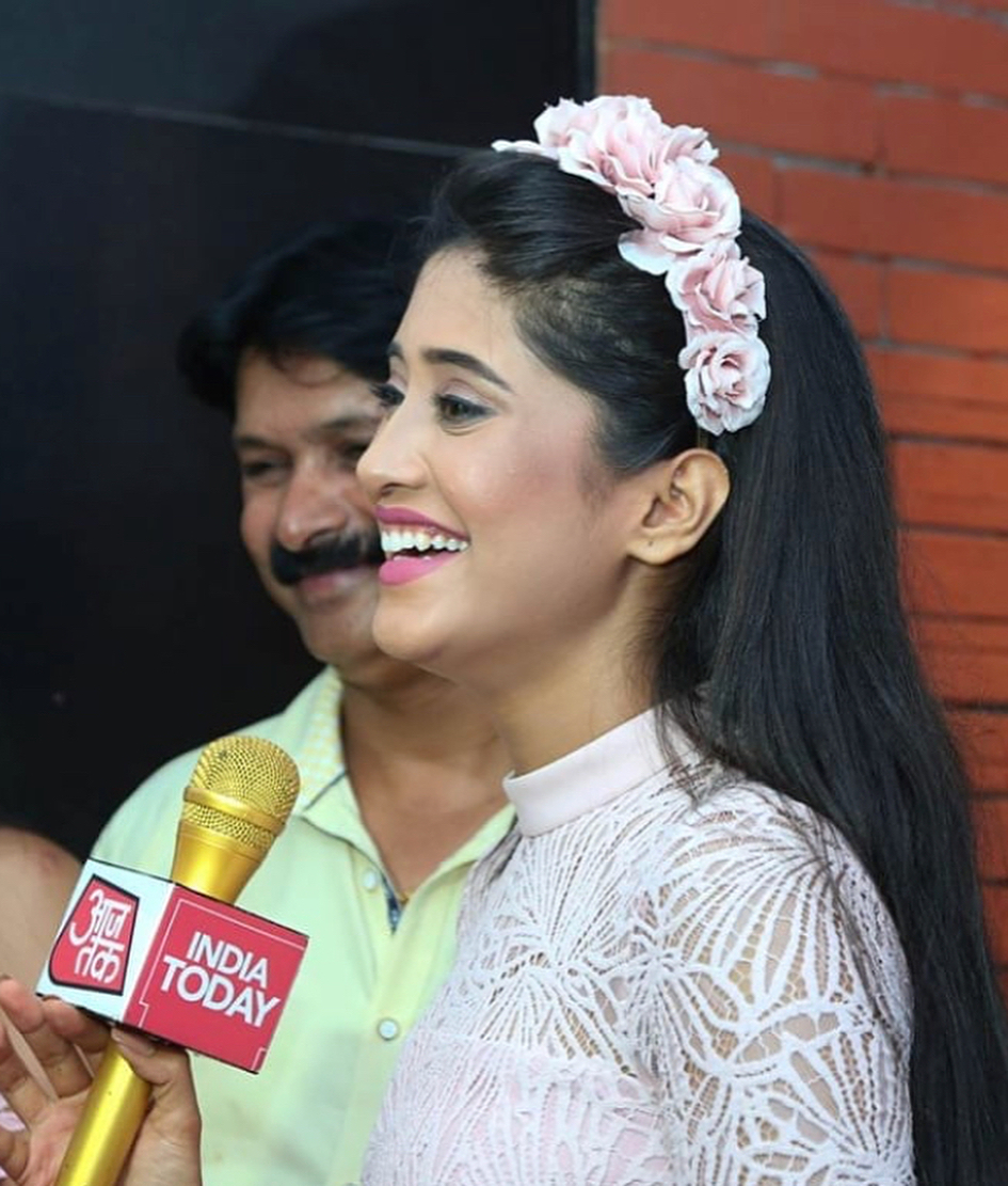 Shivangi Joshi: 3 Ways To Spice Up Your Look With Hair Bands From Yeh Rishta Kya Kehlata Hai Actress 4