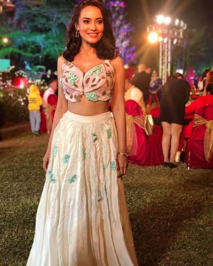 Surbhi Jyoti Is The Hottest Lady In Ethnic Wear & We Have Enough Pictures To Prove It: See Here - 3