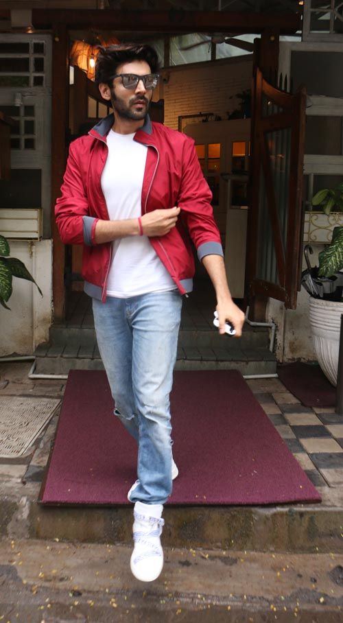 Timeless Tips To Style In Sneakers - 1