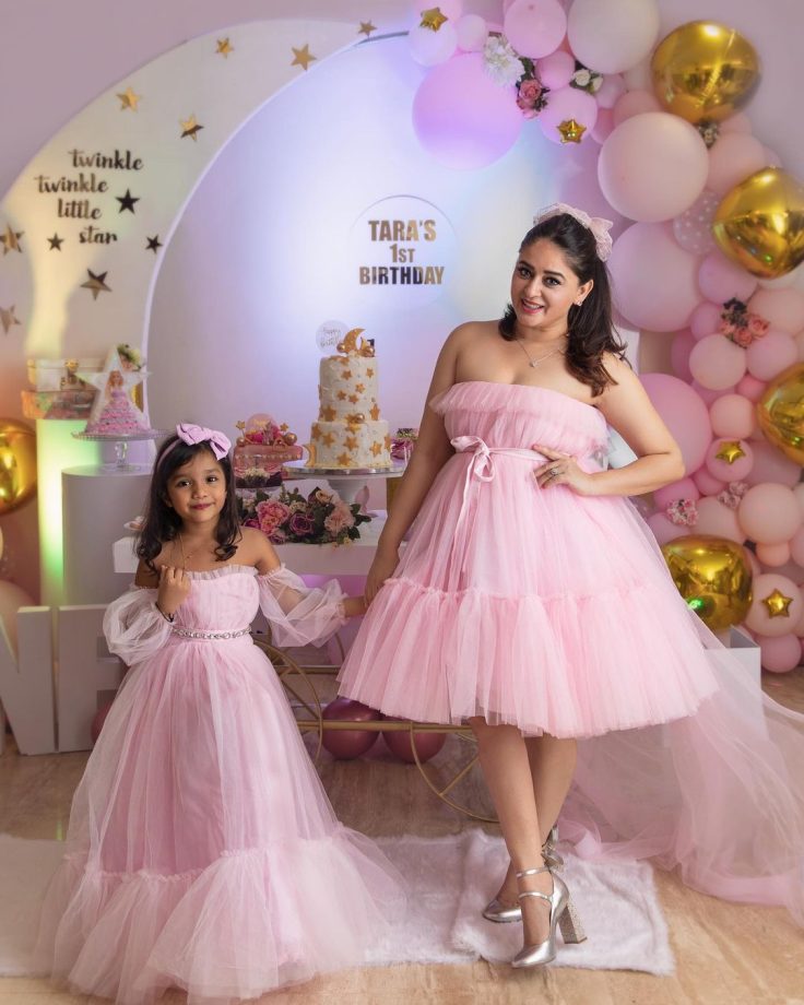 Times When Dalljiet Kaur & Mahhi Vij Gave Serious 'Yummy Mummy' Goals 833602