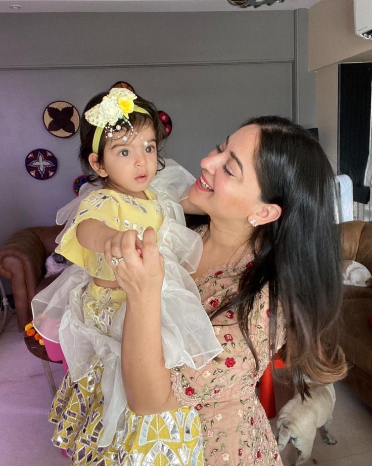 Times When Dalljiet Kaur & Mahhi Vij Gave Serious 'Yummy Mummy' Goals 833604