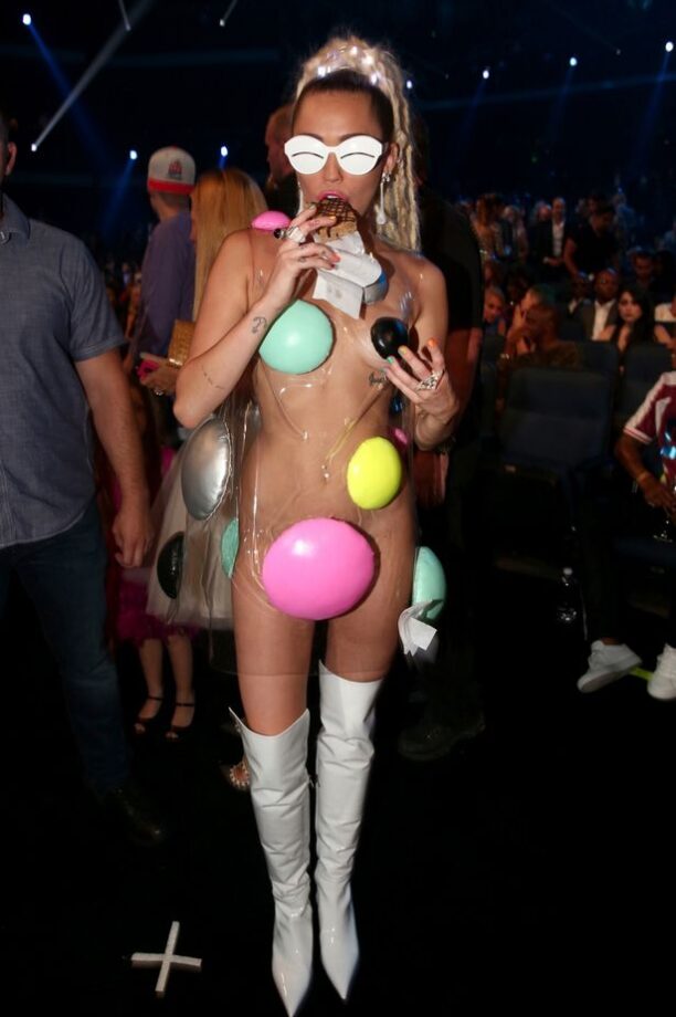 Times When Miley Cyrus Was A True Fashion Disaster - 2