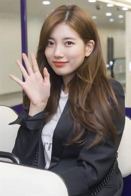 Top 5 Bae Suzy Hairstyles For Every Family Occasion 1