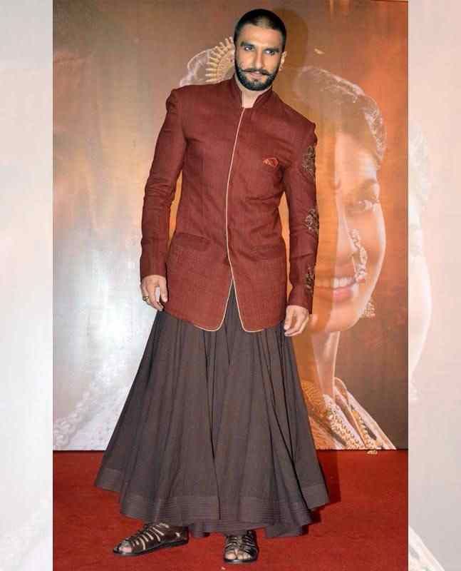 5 Weirdest Fashion Choices by Ranveer Singh That Will Seriously SHOCK YOU - 4