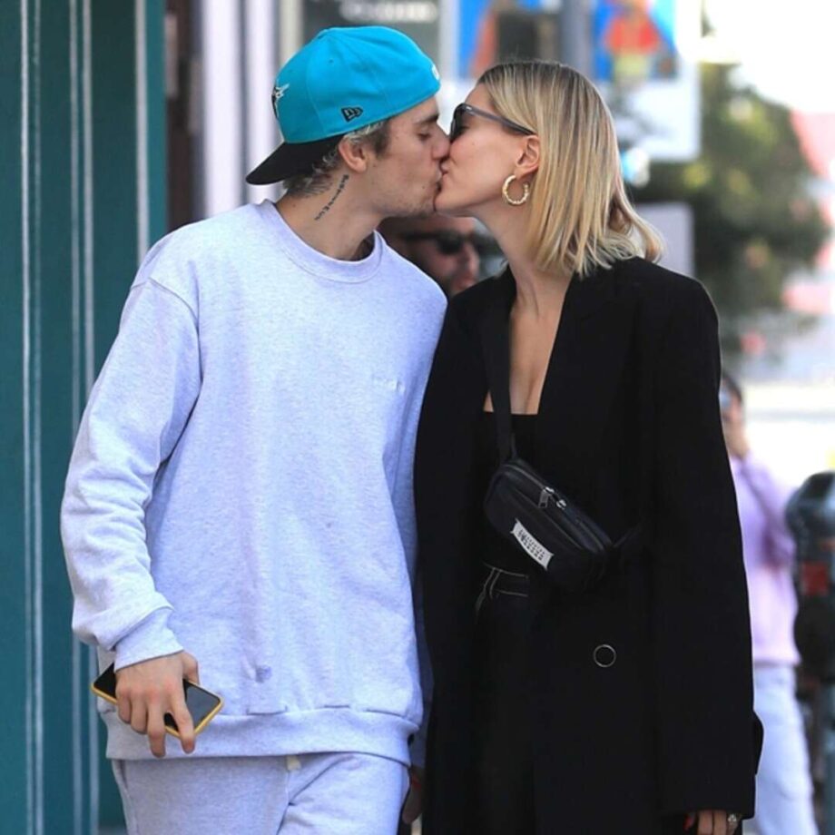 Want To Click A Perfect Picture? Justin Bieber And Hailey Bieber Teach You How - 2