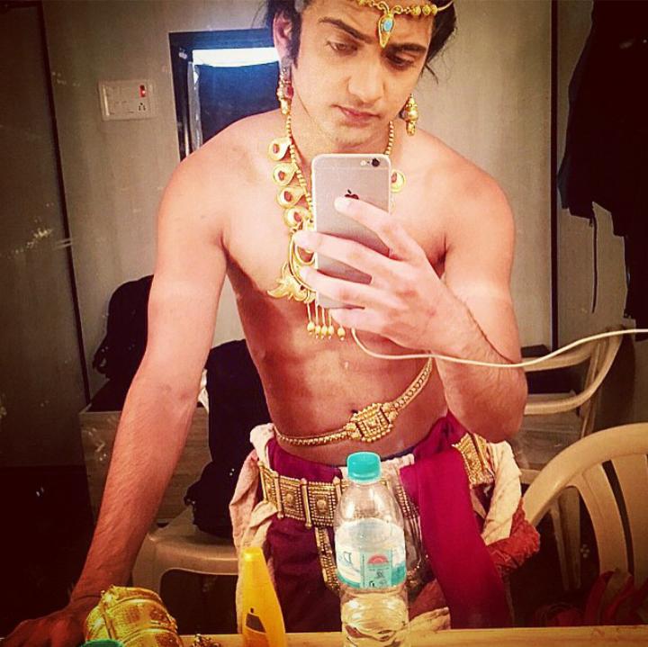 When Sumedh Mudgalkar Poses For A Oh-So-Perfect Shirtless Selfie! - 0