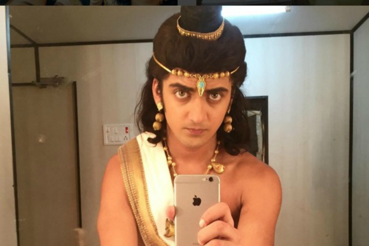 When Sumedh Mudgalkar Poses For A Oh-So-Perfect Shirtless Selfie! - 2