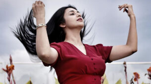 Yeh Hai Mohabbatein fame Divyanka Tripathi’s latest pictures in red will stun you
