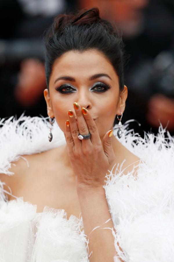 3 Times Aishwarya Rai Bachchan Raised The Oomph Quotient With Her Eye Makeup - 2