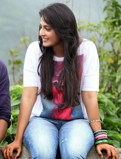 7 Times Anushka Shetty Left Us Spellbound In Casual Outfits - 0