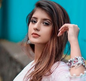 Arishfa Khan And Ashnoor Kaur’s Most Glamorous Face Closeup Looks; Check It Out! - 1