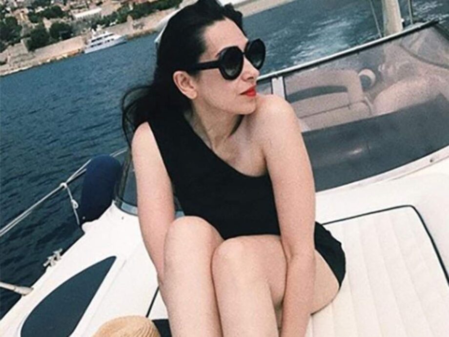 Check Out! Karisma Kapoor’s Short Dress Summer Looks That You Will Surely Enjoy - 1