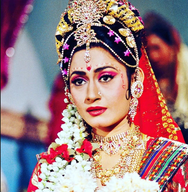 From Anita Hassanandani To Mrinal Kulkarni: 5 Actresses Who Portrayed The Role Of ICONIC Draupadi 4