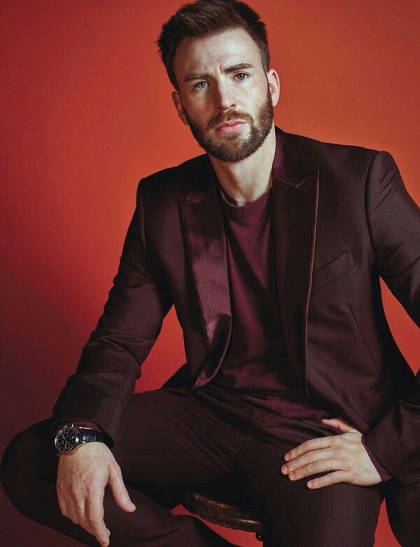 From White To Black: Colourful Suit Looks From Chris Evans 3