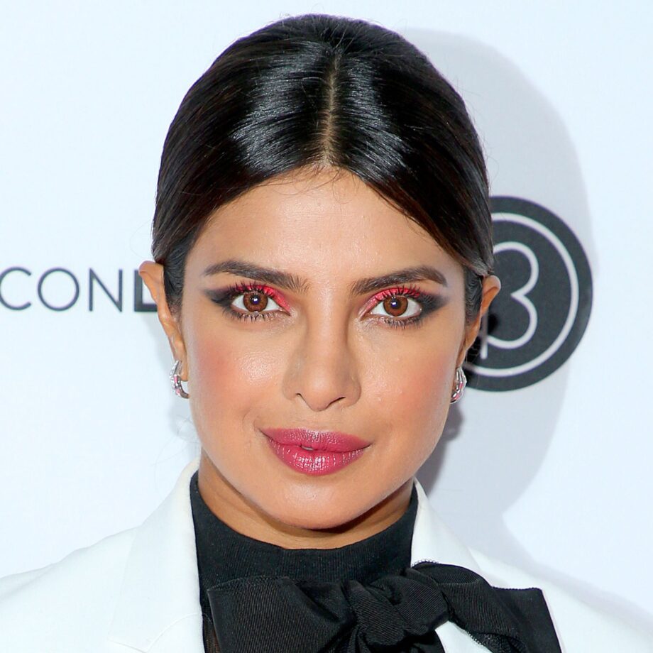 Have You Checked Priyanka Chopra’s Different Styles To Match Eyeliner With Outfits? - 0